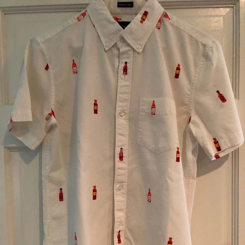 American Eagle Men’s Patterned Hot Sauce Button Down
